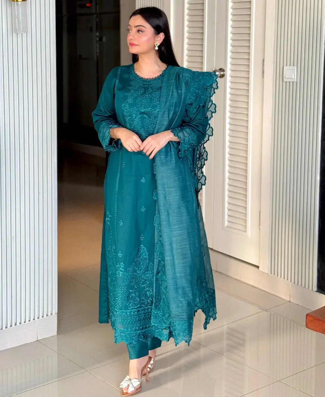 Women's 3 Pcs Premium Quality Arabic Lawn Stitched Embroidered Suit – Dark Green