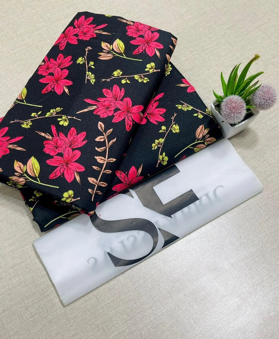 Women Printed Floral Suit Black Pink Cotton 2 Pcs