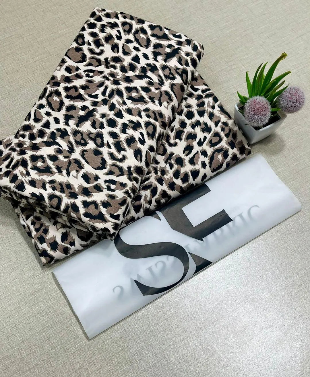 Women Leopard Print Polo Cotton Suit Unstitched Pakistan