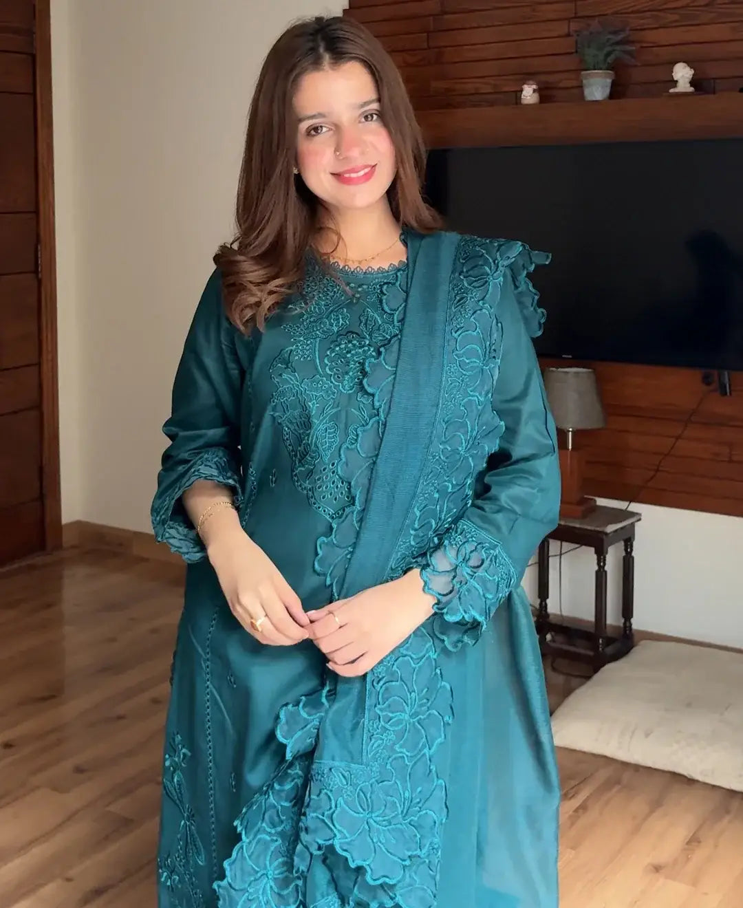 Women's 3 Pcs Premium Quality Arabic Lawn Stitched Embroidered Suit – Dark Green