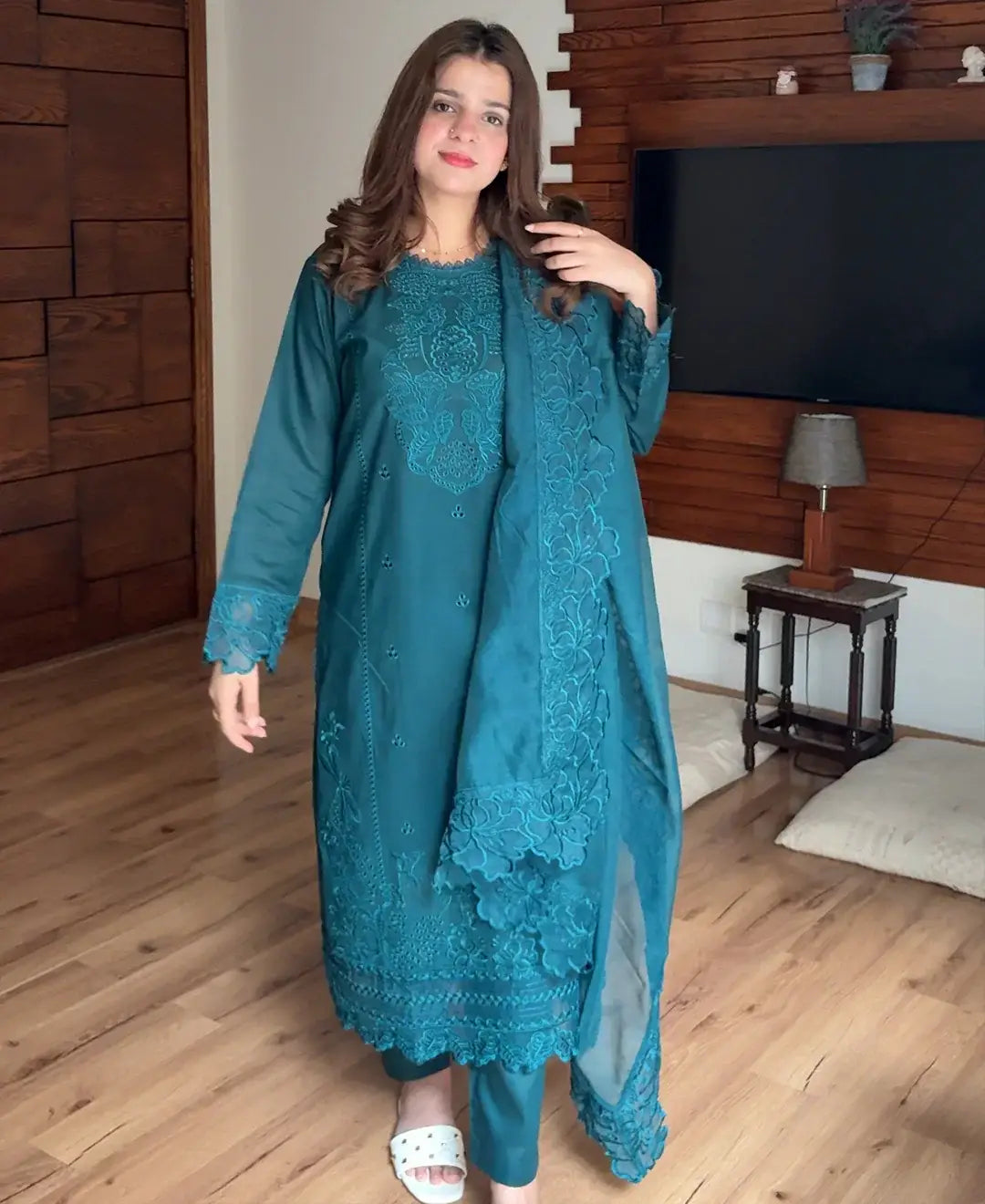 Women's 3 Pcs Premium Quality Arabic Lawn Stitched Embroidered Suit – Dark Green