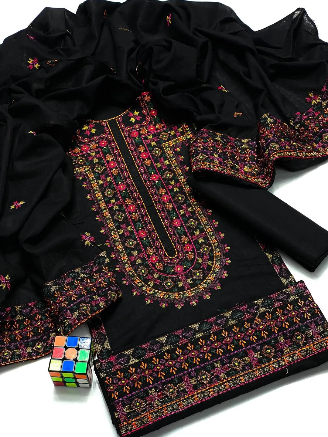 3 Pcs Women's Unstitched Embroidered Suit